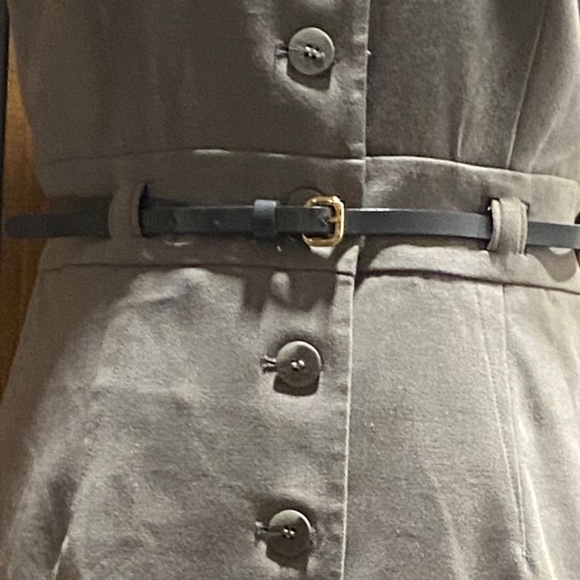 Calvin Klein dress. Retro style. Button up with belt. Fully lined. Sz 10 - Picture 16 of 16